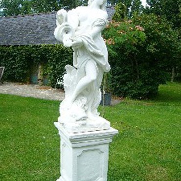 Cast stone garden statue